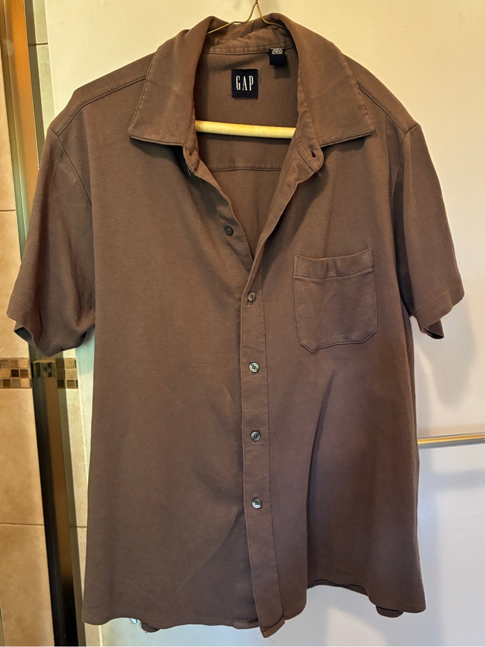 GAP Men's Brown Short-Sleeve Casual Button-Down Shirt